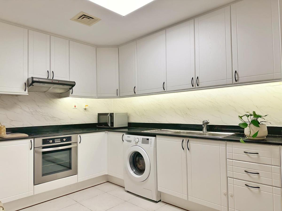 Life Above Clouds Apartment Dubai Luaran gambar
