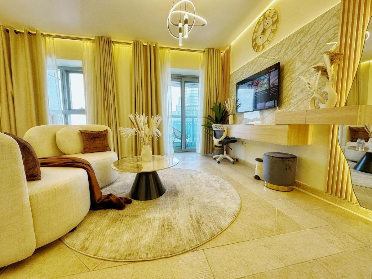 Life Above Clouds Apartment Dubai Luaran gambar