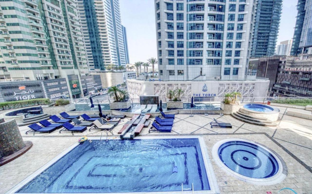 Life Above Clouds Apartment Dubai Luaran gambar